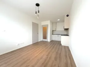 Prodej bytu 2+kk, Praha - Černý Most, Arnošta Valenty, 35 m2