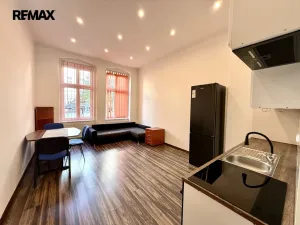 Pronájem bytu 2+kk, Karlovy Vary, Bělehradská, 45 m2