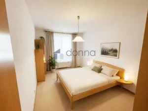 Pronájem bytu 2+kk, Praha, K Zelené louce, 62 m2