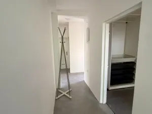Pronájem bytu 3+kk, Praha - Klánovice, Divecká, 1000 m2