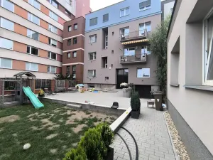 Pronájem bytu 2+kk, Hradec Králové, Vocelova, 45 m2