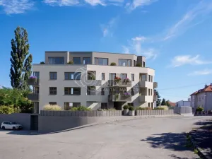 Prodej bytu 1+kk, Praha - Modřany, Okružní, 42 m2