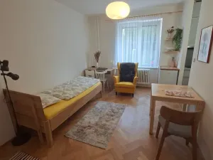 Pronájem bytu 1+kk, Praha - Břevnov, Nad Kajetánkou, 26 m2