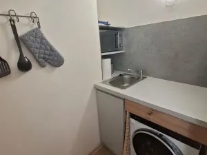 Pronájem bytu 1+kk, Praha - Břevnov, Nad Kajetánkou, 26 m2