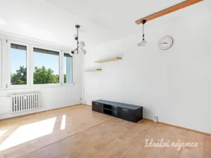 Pronájem bytu 2+kk, Praha, Novodvorská, 39 m2