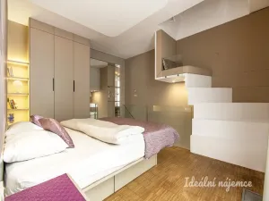 Pronájem bytu 2+kk, Praha - Nové Město, Charvátova, 54 m2