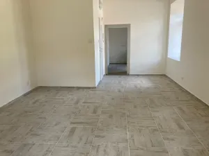 Pronájem bytu 1+1, Plzeň - Malesice, Malesická náves, 40 m2
