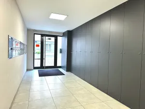 Pronájem atypického bytu, Praha - Smíchov, Křížová, 100 m2