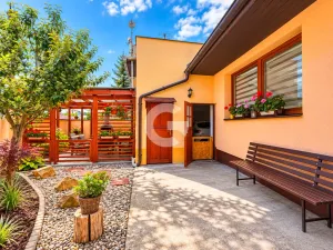 Prodej rodinného domu, Kostelec u Holešova, 180 m2