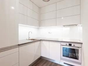 Pronájem bytu 2+kk, Praha - Kobylisy, Pohnertova, 43 m2