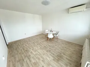 Prodej bytu 1+kk, Hradec Králové, Třebechovická, 35 m2