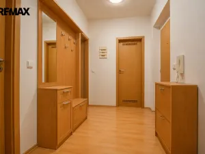 Pronájem bytu 2+kk, Hradec Králové - Třebeš, Ve Stromovce, 70 m2