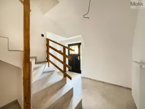 Pronájem atypického bytu, Osek, Tovární, 135 m2
