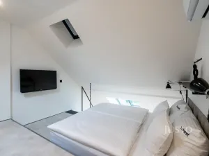 Prodej bytu 1+kk, Praha - Karlín, Prvního pluku, 49 m2