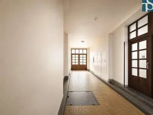 Prodej bytu 2+kk, Praha - Vysočany, Novovysočanská, 48 m2