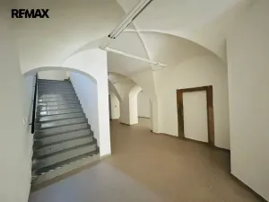 Pronájem obchodního prostoru, Jihlava, Masarykovo náměstí, 300 m2