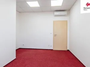 Pronájem kanceláře, Praha - Kyje, Lednická, 403 m2