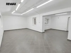 Prodej obchodního prostoru, Chýnice, Karlštejnská, 74 m2