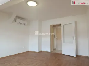 Pronájem bytu 1+kk, Praha, Za poštou, 23 m2