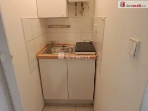 Pronájem bytu 1+kk, Praha, Za poštou, 23 m2
