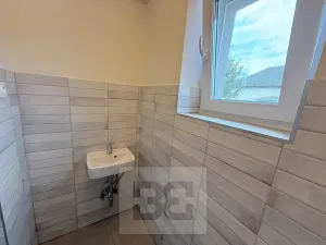 Pronájem rodinného domu, Praha - Kobylisy, Líbeznická, 170 m2