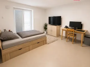 Pronájem bytu 1+kk, Pardubice, Bohdanečská, 32 m2