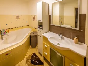 Prodej bytu 3+1, Kněžice, 78 m2