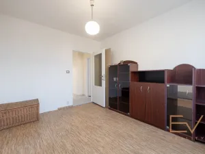 Prodej bytu 3+1, Praha - Řepy, Nevanova, 70 m2