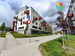 Pronájem garážového stání, Beroun, Nepilova, 12 m2