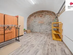 Pronájem obchodního prostoru, Pardubice - Zelené Předměstí, třída Míru, 523 m2