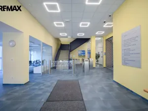 Pronájem kanceláře, Hradec Králové - Věkoše, Akademika Bedrny, 315 m2