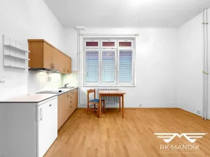 Pronájem bytu 1+kk, Praha - Letňany, Třinecká, 28 m2