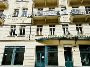 Pronájem obchodního prostoru, Karlovy Vary, Mariánskolázeňská, 52 m2