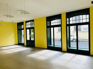 Pronájem obchodního prostoru, Karlovy Vary, Mariánskolázeňská, 52 m2
