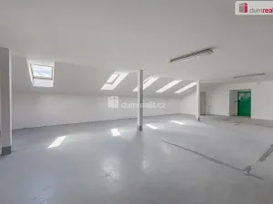 Pronájem výrobních prostor, Doksy, Václ. Plecitého, 4300 m2