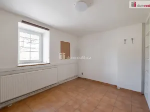 Pronájem výrobních prostor, Doksy, Václ. Plecitého, 4300 m2