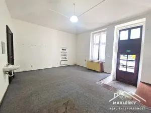 Pronájem obchodního prostoru, Kostelec nad Černými lesy, náměstí Smiřických, 75 m2