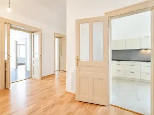 Pronájem bytu 2+1, Praha - Staré Město, Kaprova, 82 m2
