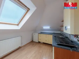 Prodej bytu 1+1, Karlovy Vary, K. Čapka, 36 m2