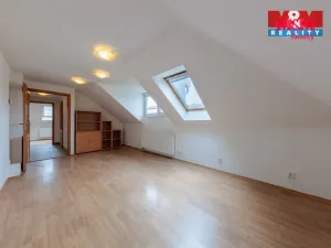 Prodej bytu 1+1, Karlovy Vary, K. Čapka, 36 m2