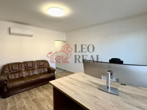 Pronájem kanceláře, Uherské Hradiště - Mařatice, 1. máje, 22 m2