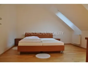 Pronájem bytu 2+kk, Hluboká nad Vltavou, Masarykova, 58 m2