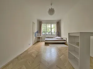Pronájem bytu 1+kk, Praha - Vinohrady, Šrobárova, 25 m2