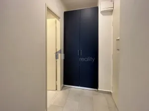Pronájem bytu 1+kk, Praha - Vinohrady, Šrobárova, 25 m2