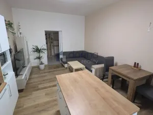 Pronájem bytu 2+kk, Praha, Vršovická, 57 m2