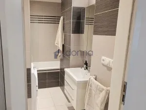 Pronájem bytu 2+kk, Praha, Vršovická, 57 m2