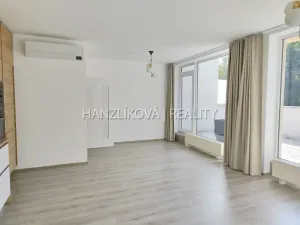 Pronájem bytu 3+kk, Hluboká nad Vltavou, U Parku, 104 m2