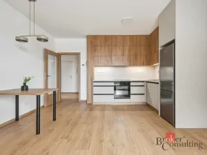 Pronájem bytu 2+kk, Pardubice - Ohrazenice, U Sportovní školy, 50 m2