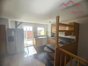 Prodej atypického bytu, Chomutov, náměstí Dr. Beneše, 155 m2
