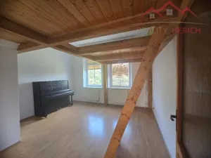 Prodej atypického bytu, Chomutov, náměstí Dr. Beneše, 155 m2